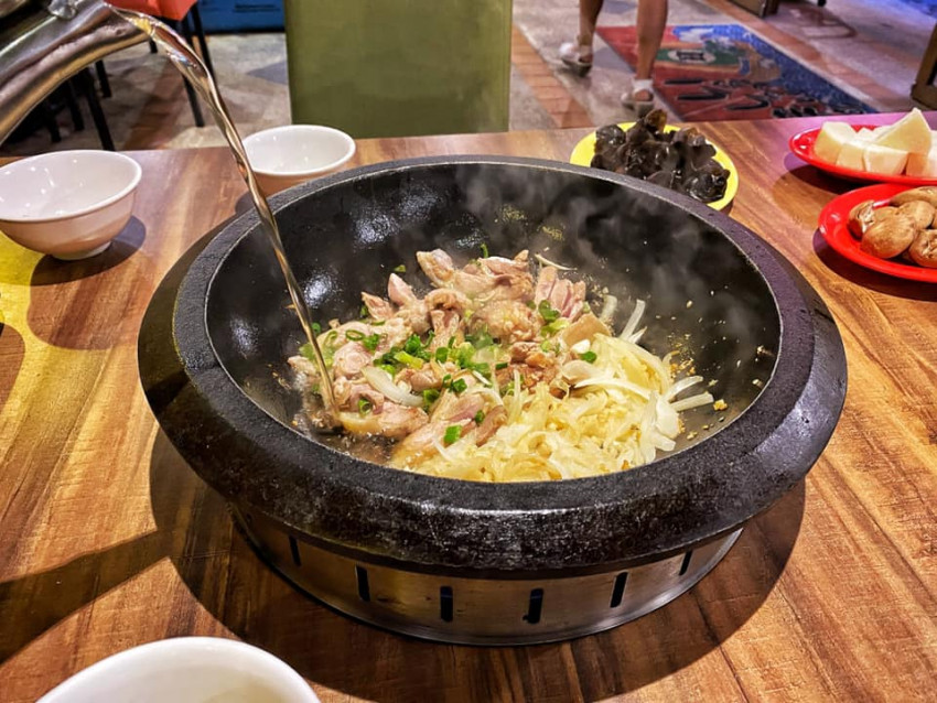 望海巷石頭火鍋