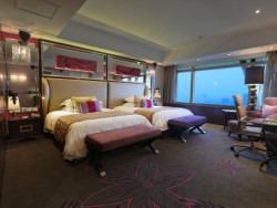 deluxe_room_001-512x384